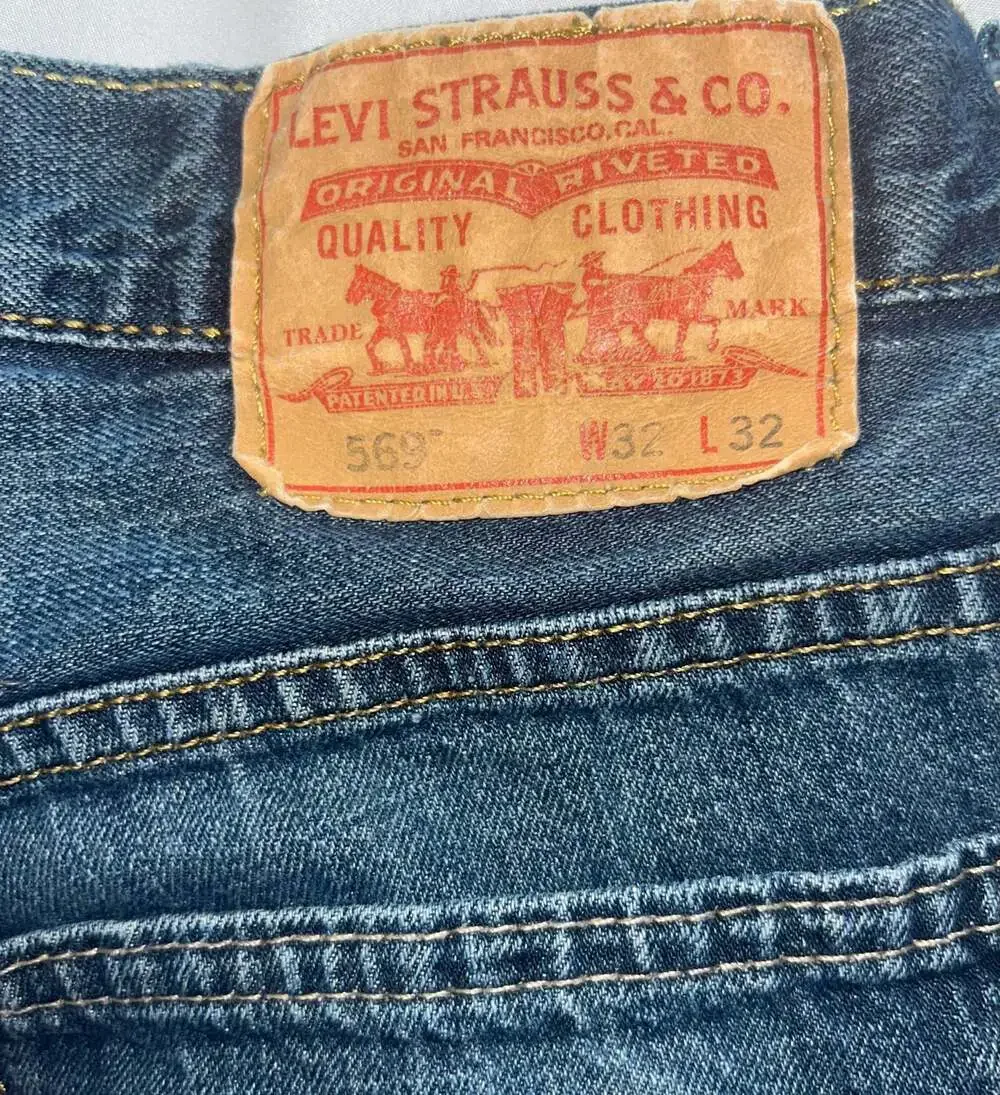 Levis levi 569